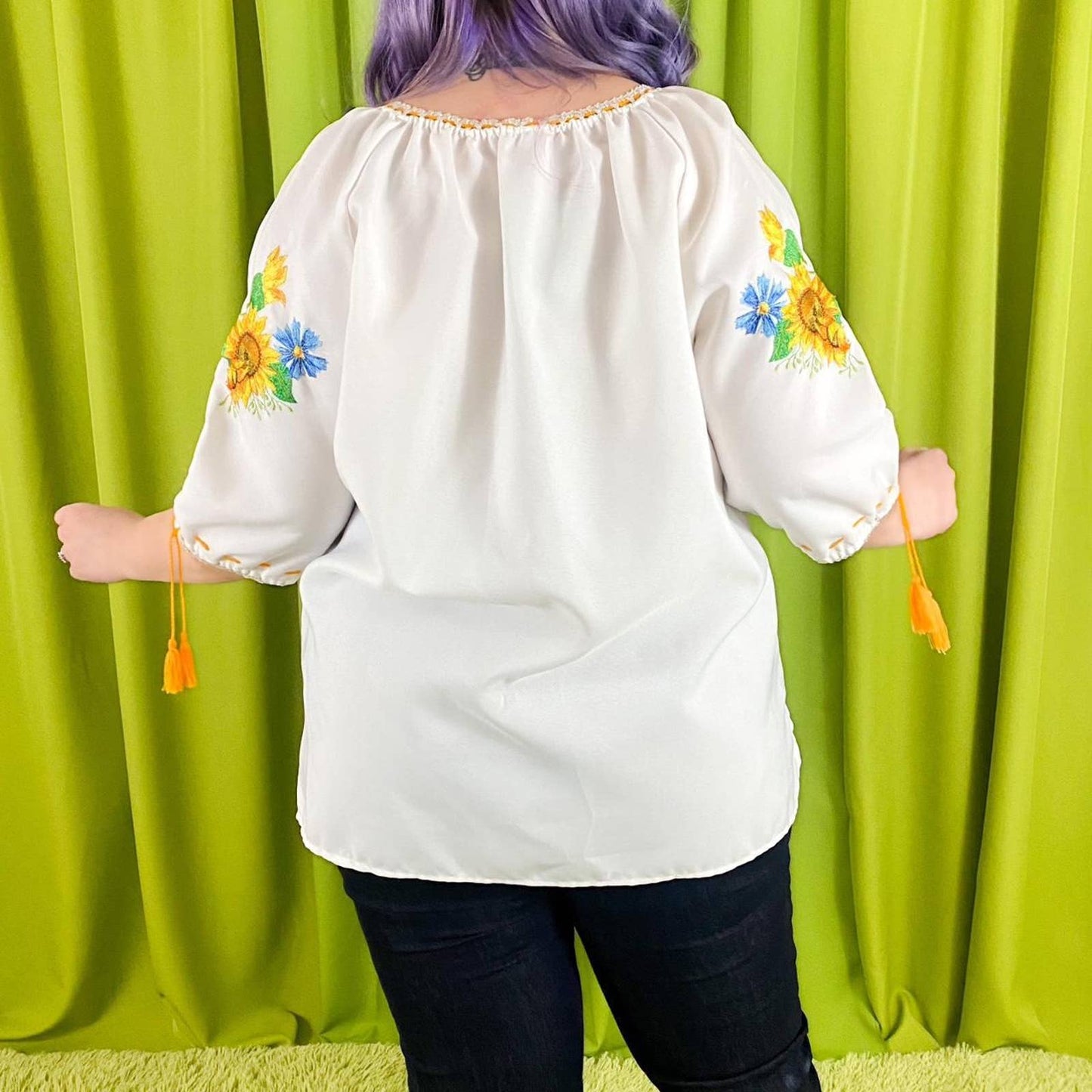 70s Vintage Yellow and White Sunflower Embroidered Short Sleeve Peasant Blouse