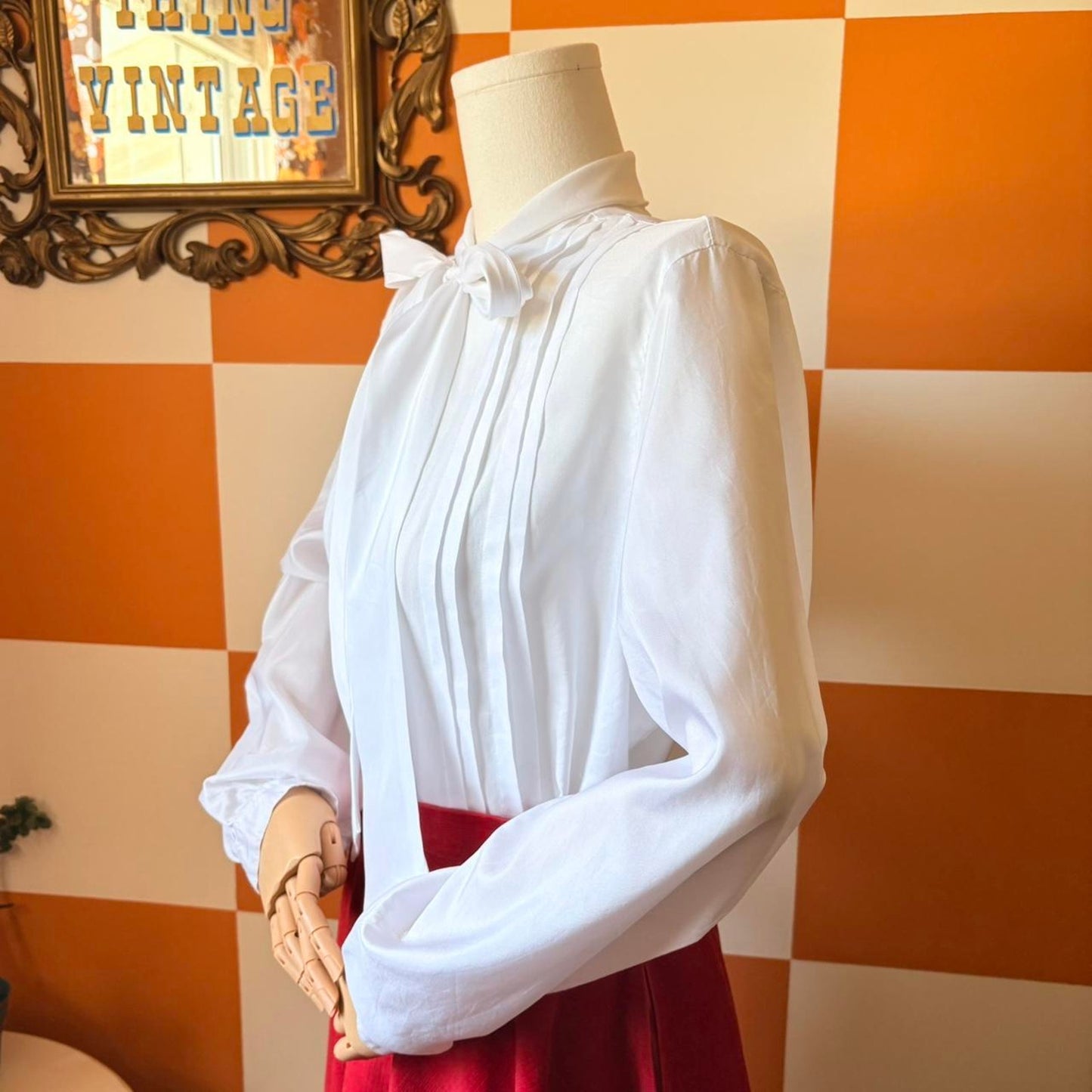 80s Vintage White Pleated Long Sleeve Kitten Bow Collar Blouse