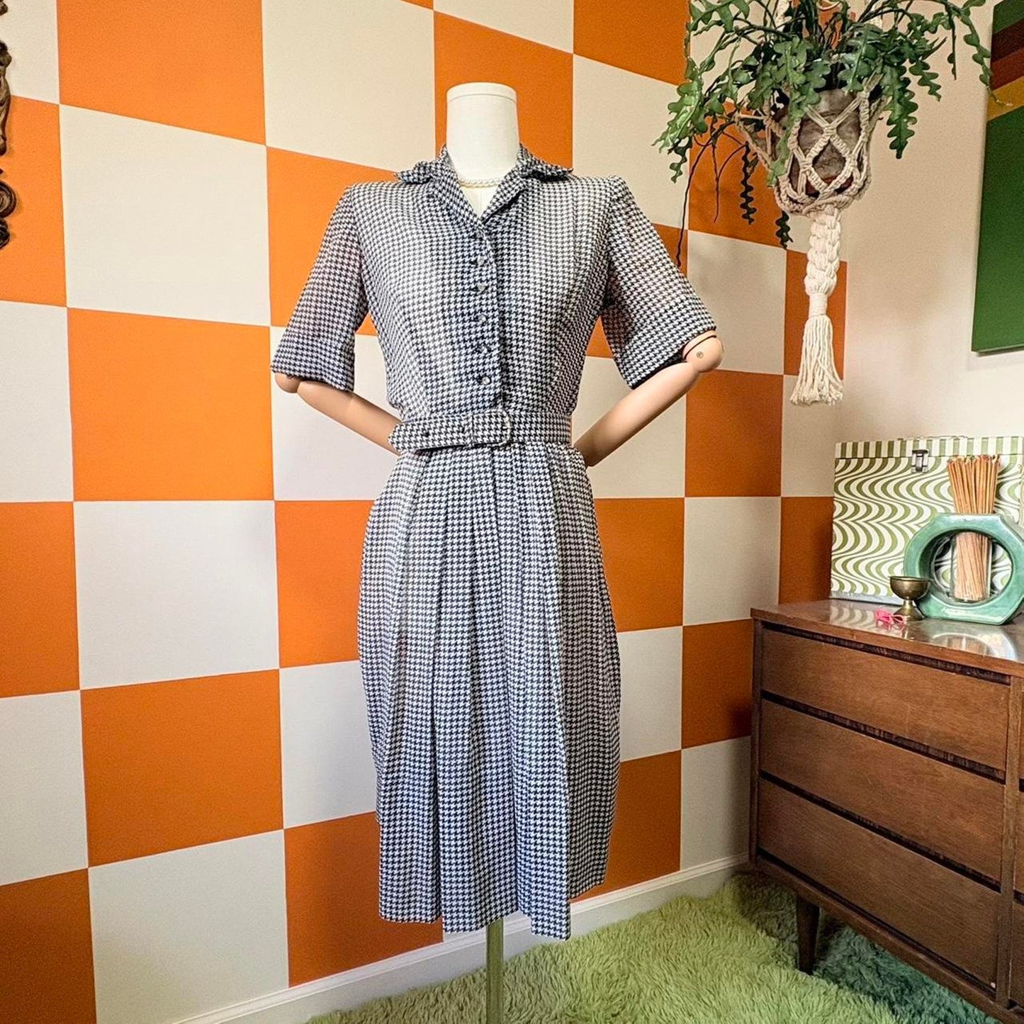 50s Vintage Black and White Houndstooth Pleated Midi Shirt Dress