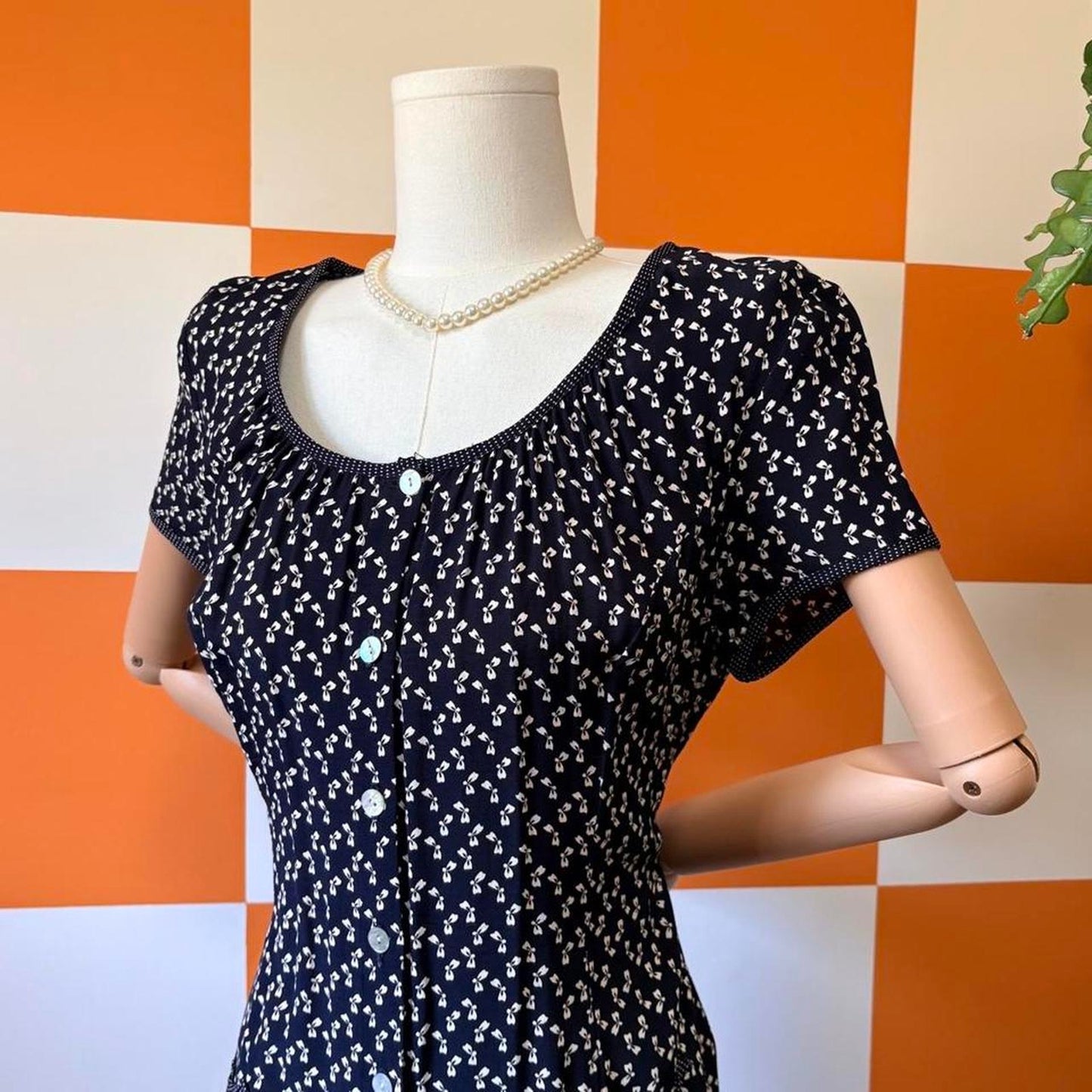 90s Vintage Navy Blue and White Bow Print Scoop Neck Shirt Dress