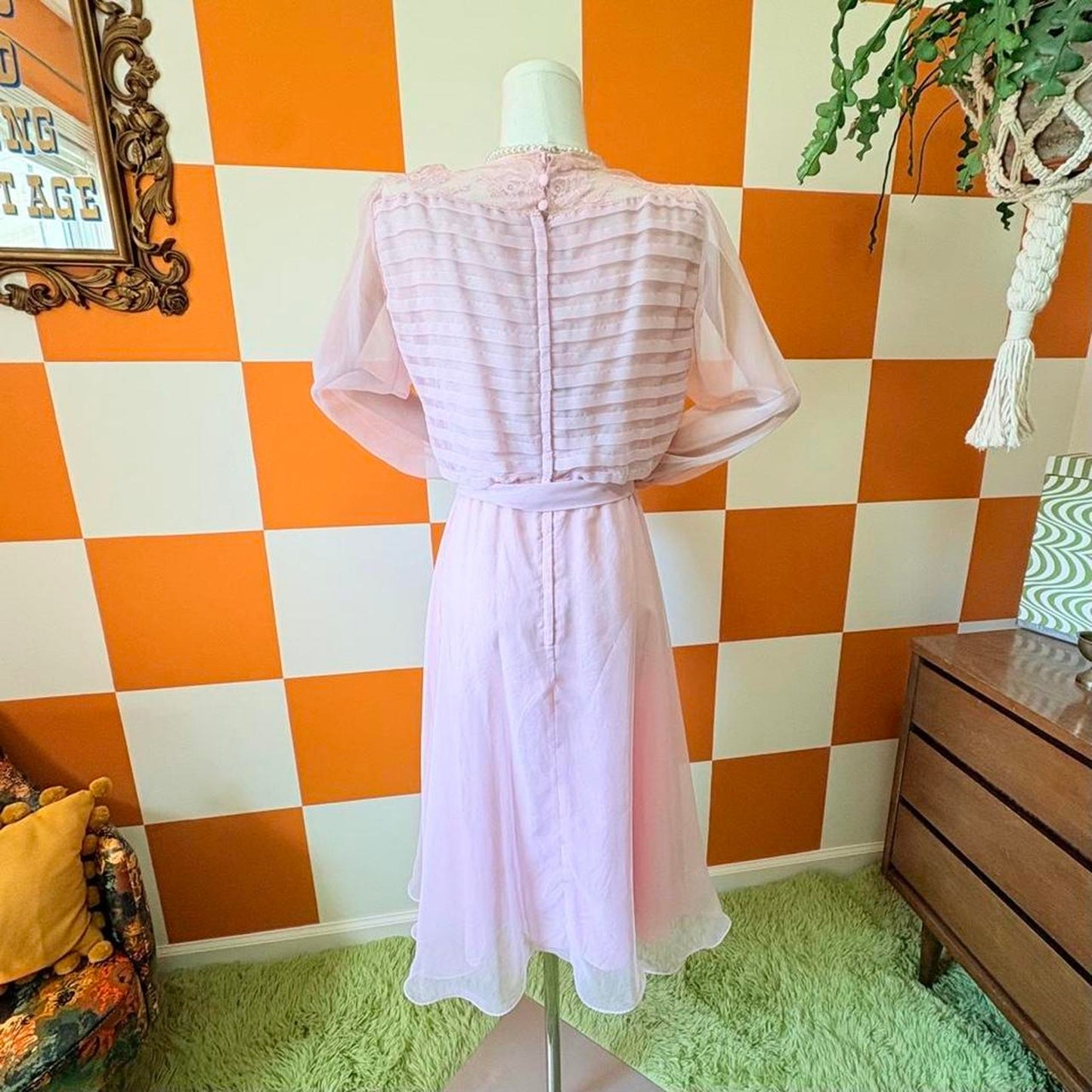 80s Vintage Pastel Dusty Pink Sheer Sleeve Lace Midi Dress