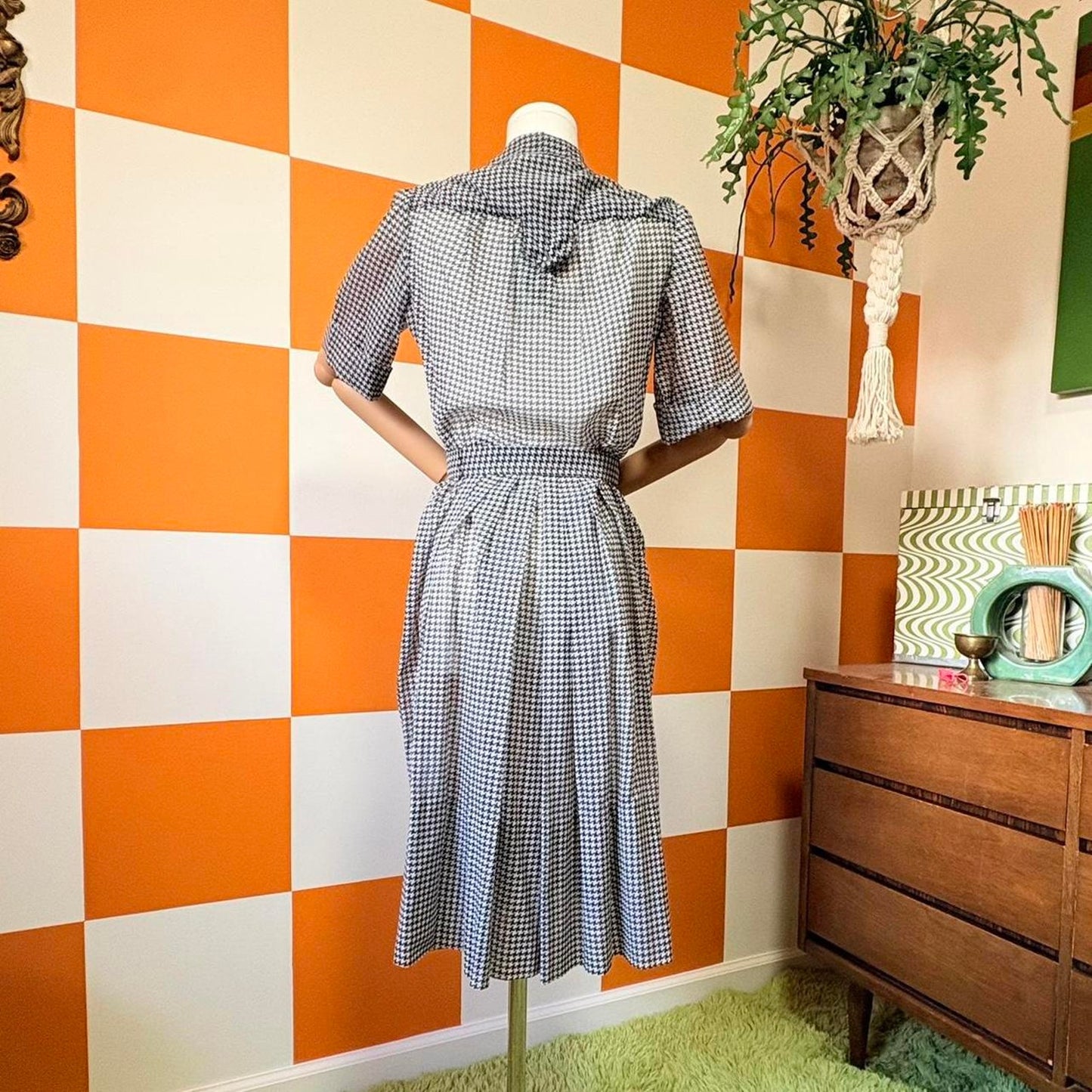 50s Vintage Black and White Houndstooth Pleated Midi Shirt Dress