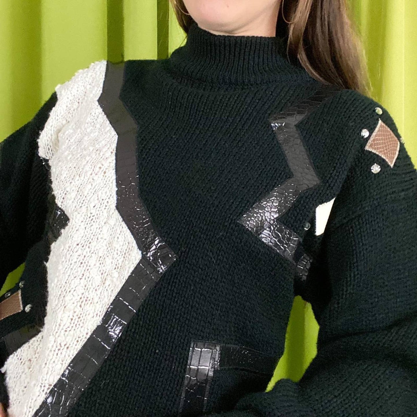 80s Vintage Black and White Abstract Geometric Knit Sweater