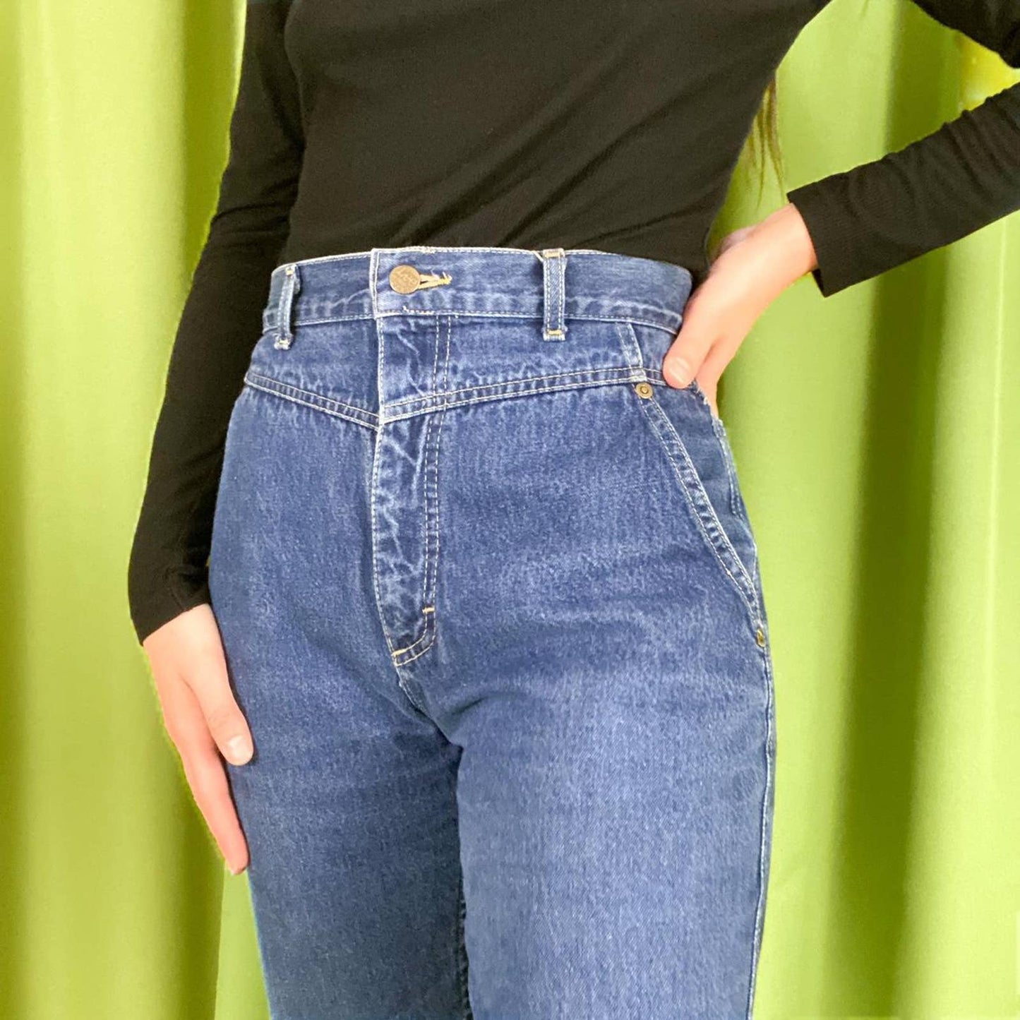 80s Vintage Classic Wash High Waisted Western Cut Tapered Mom Jeans