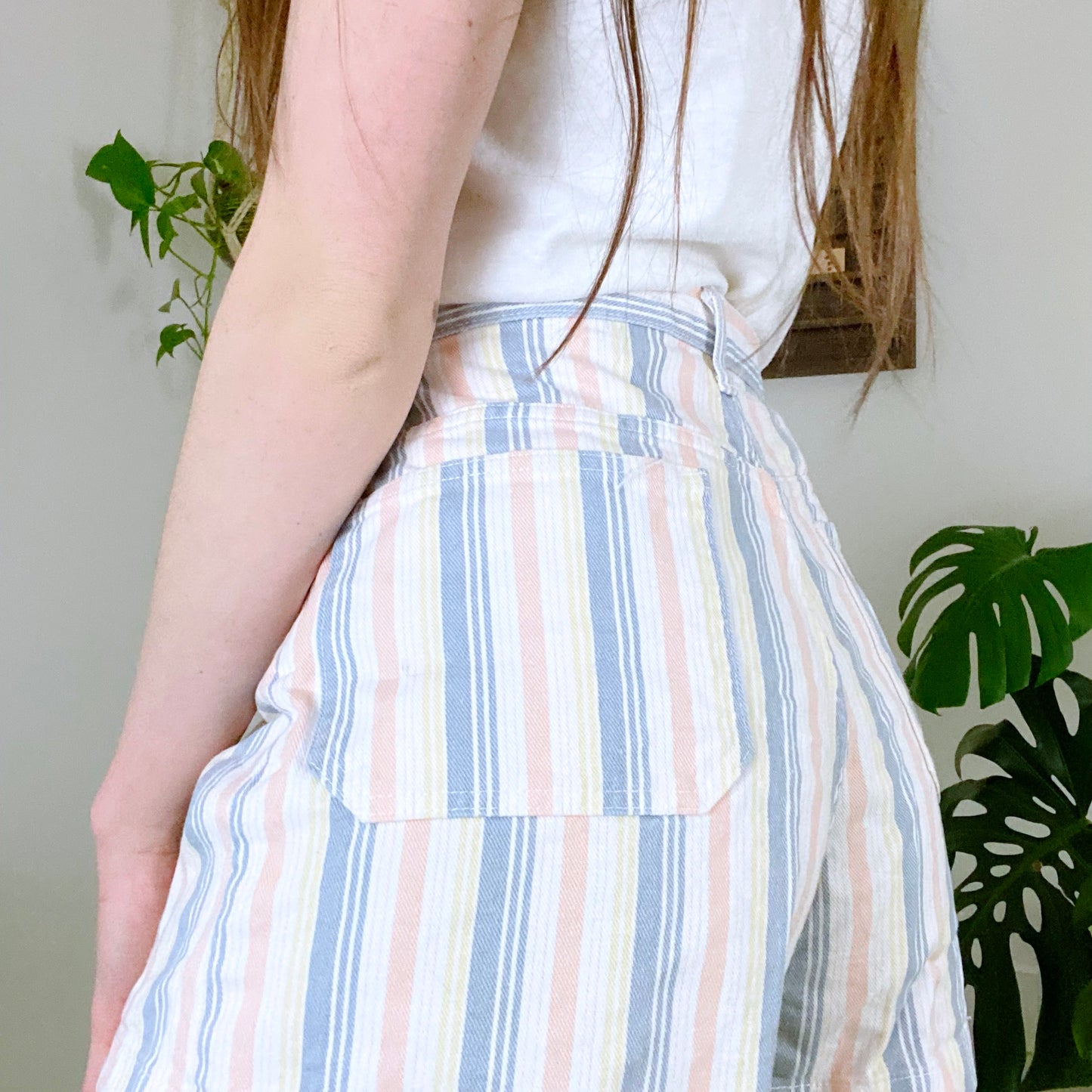 90’s Vintage Blue Peach and White Striped High Waisted Sostanza Mom Shorts